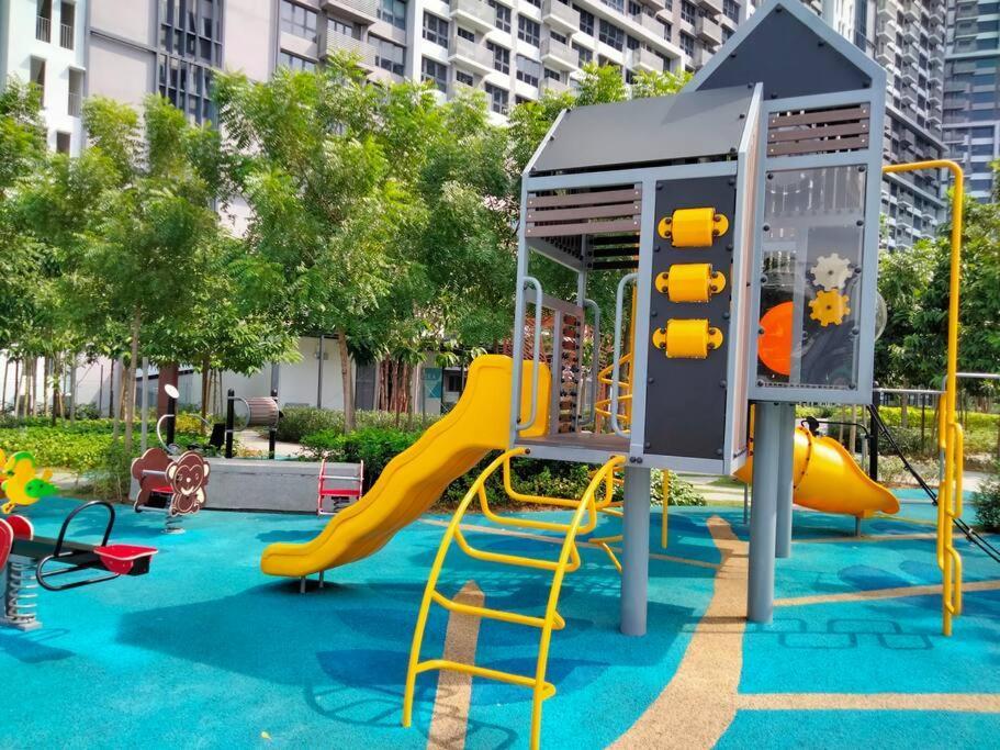 Pangsapuri M Vertica I Homebrickz